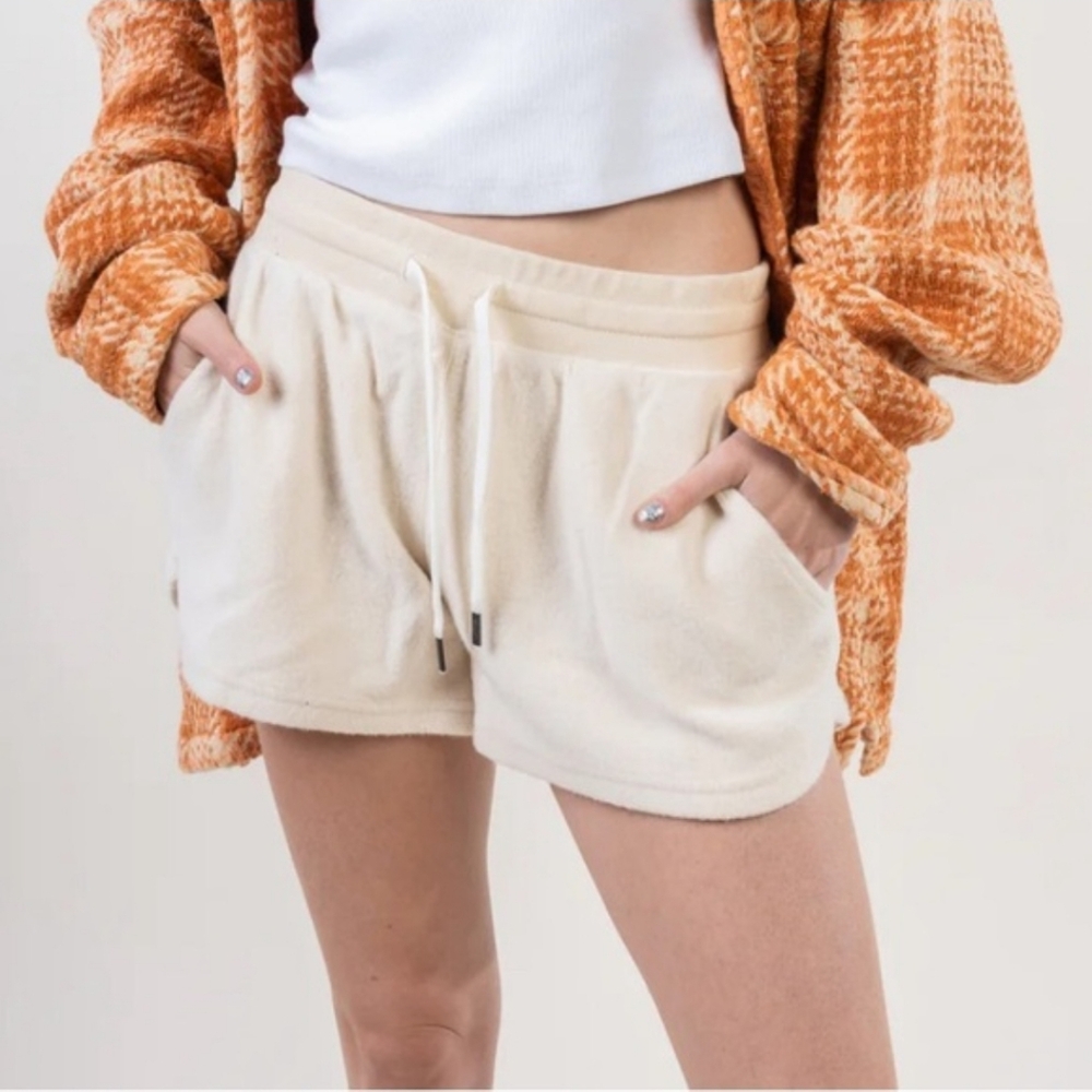 Feat Cozy Women's Oat Beige Blanket Blend  Fleece Athletic Shorts